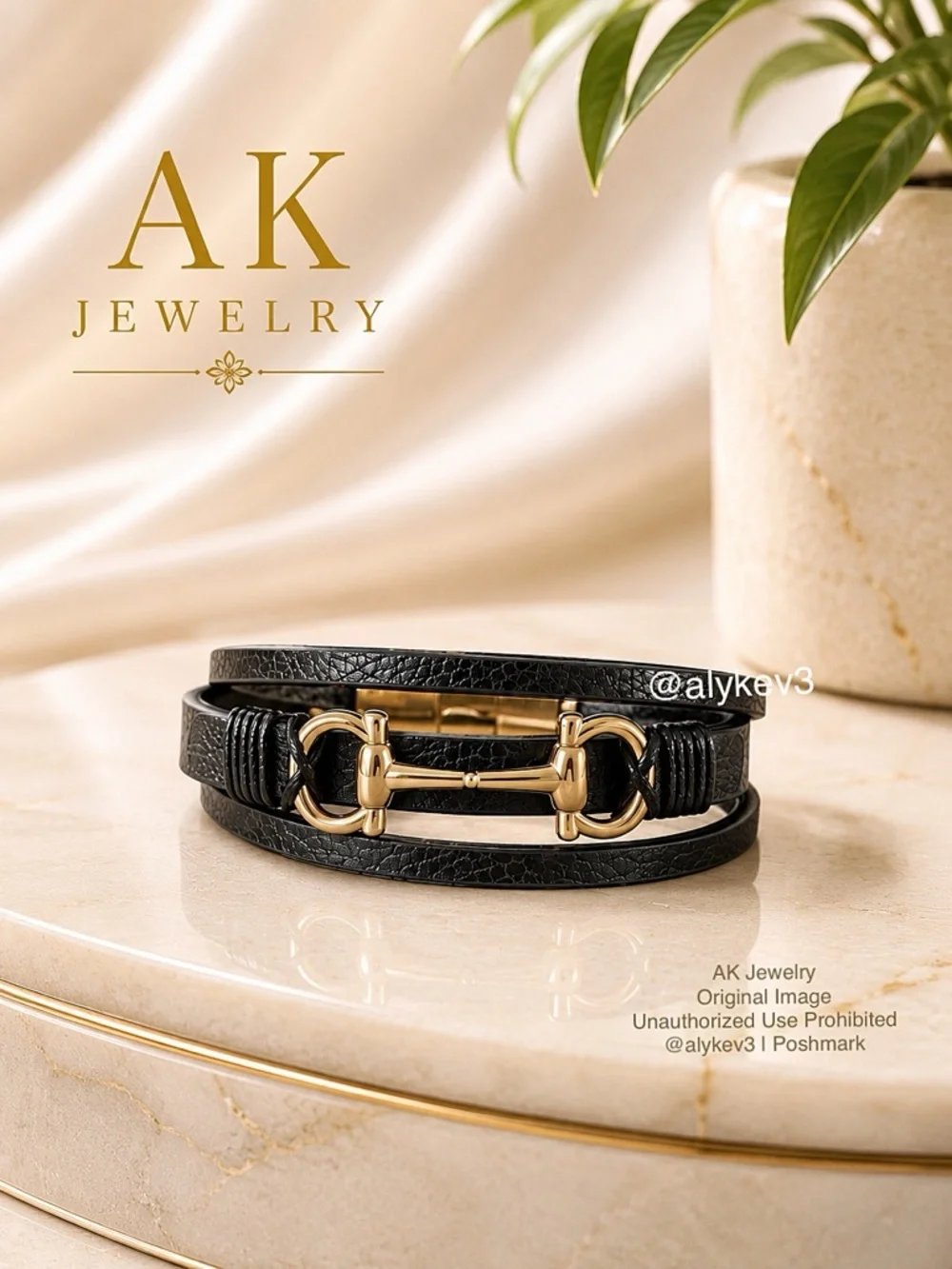💎LUXURY Triple-Strand Textured Vegan Leather Magnetic Bracelet – Black & Gold
